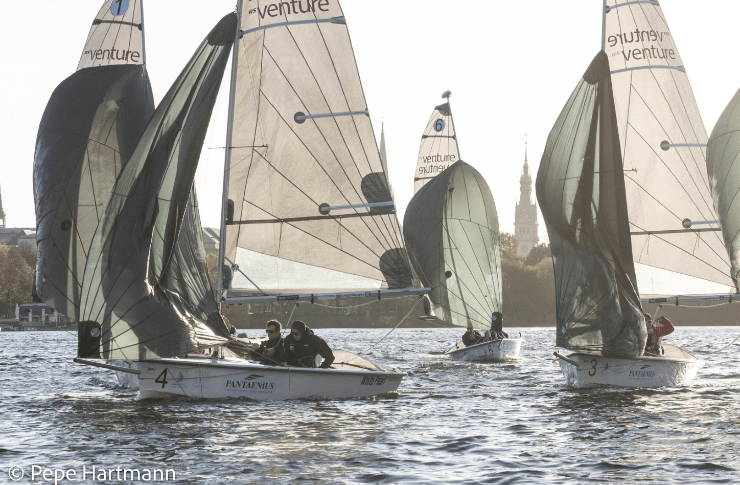SCR-Segler bei der Meisterschaft der Meister auf der Außenalster in Hamburg