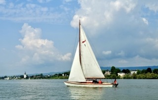 Segelrevier Rheingau: Segeln auf dem Rhein